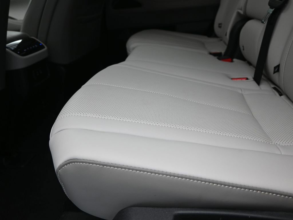 Used 2026 INFINITI QX60 Pure w/ Cargo Package image 16