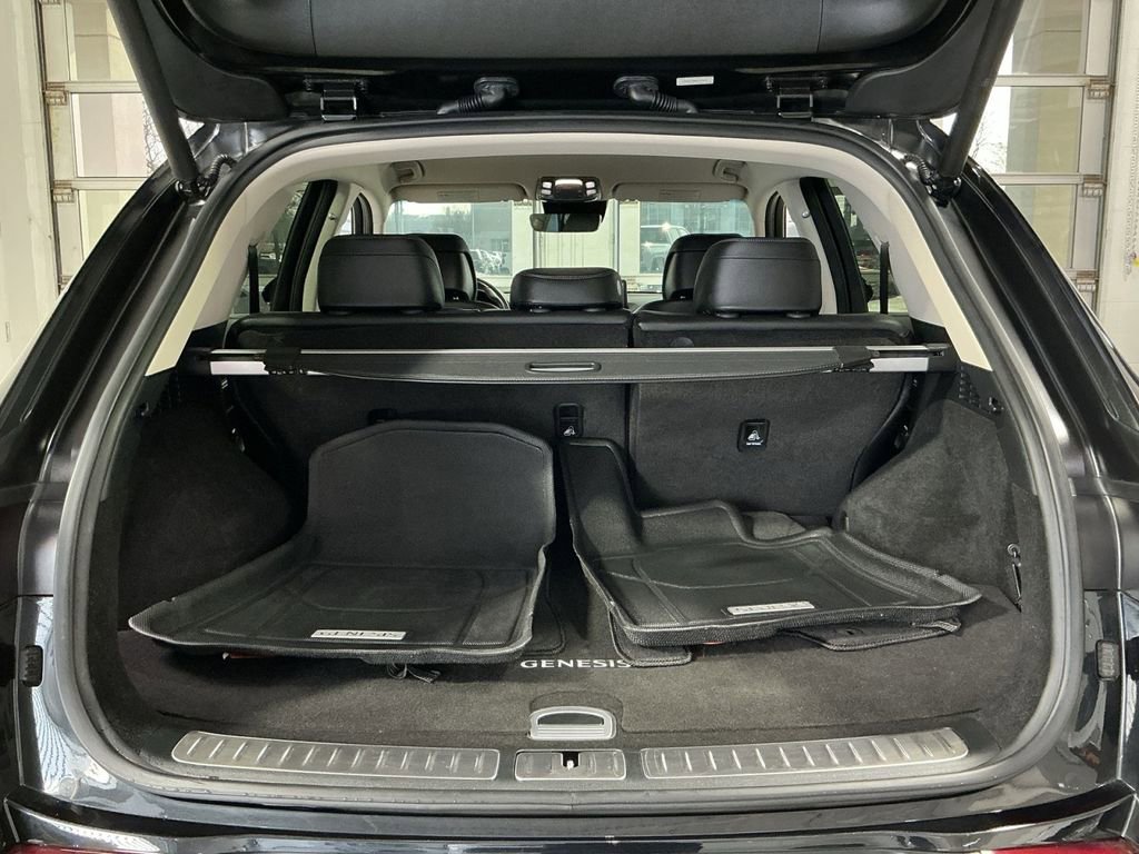 Used 2023 Genesis GV70 2.5T w/ Cargo Package image 32
