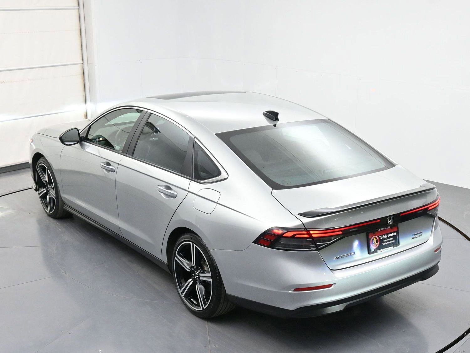 Used 2024 Honda Accord Sport image 35