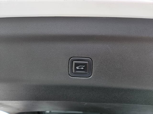 Used 2023 Chevrolet Tahoe High Country AWD/4WD image 17
