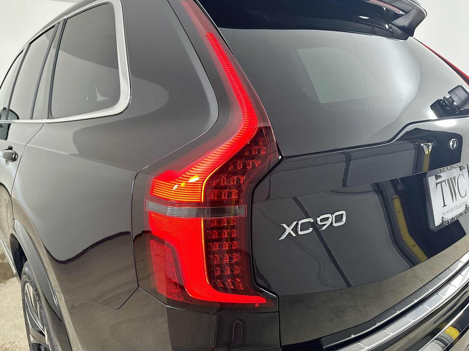 Used 2026 Volvo XC90 B6 Plus w/ Protection Package Premier AWD/4WD image 12