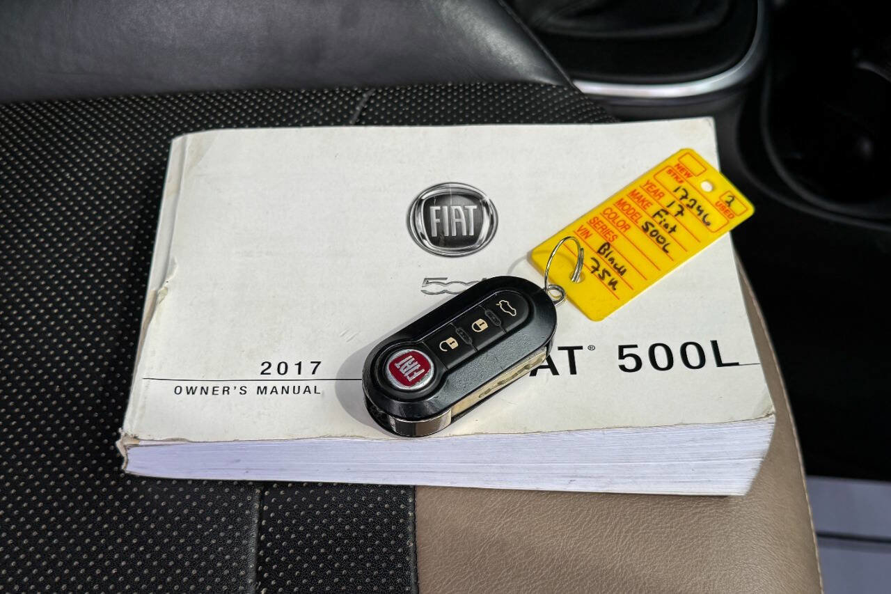 Used 2017 FIAT 500L Trekking w/ Popular Equipment Package FWD image 34
