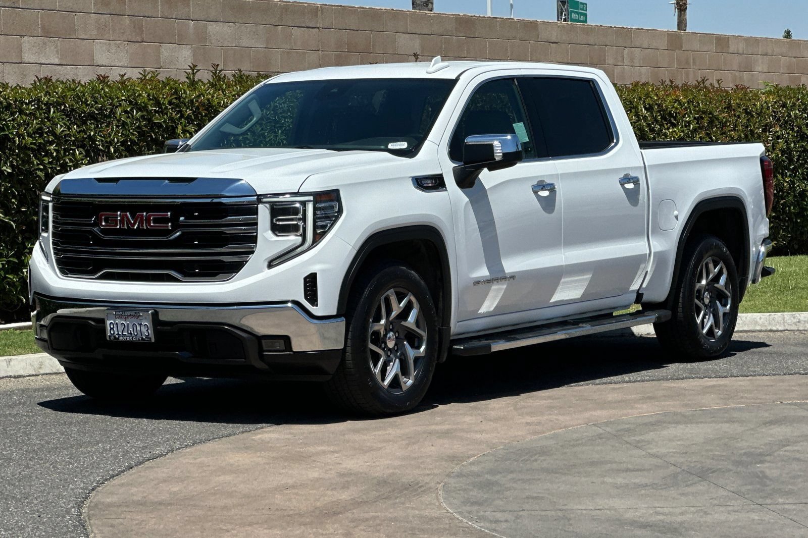 Certified 2023 GMC Sierra 1500 SLT w/ SLT Premium Package RWD image 8