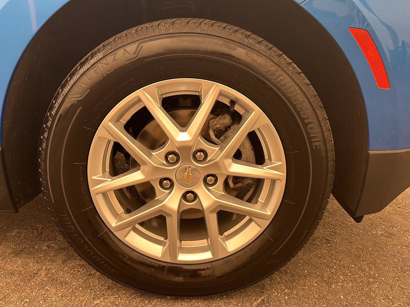Used 2024 Chevrolet Equinox LT AWD/4WD image 9
