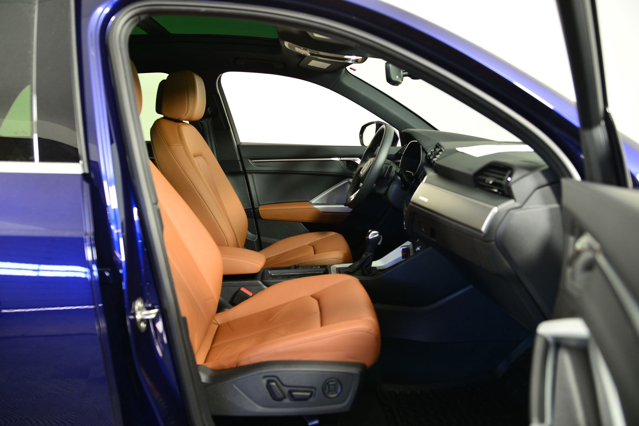 Certified 2025 Audi Q3 2.0T Premium w/ Convenience Package image 21