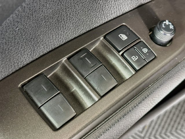 Used 2023 Toyota Camry SE FWD image 19