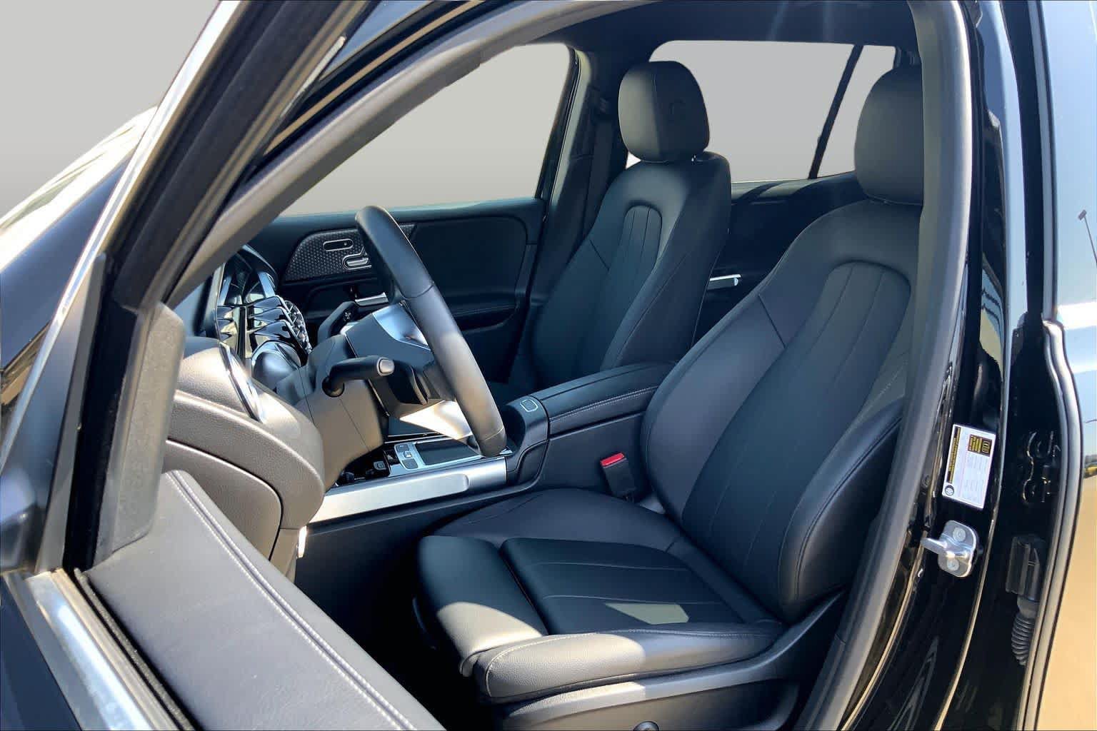 Used 2024 Mercedes-Benz GLB 250 image 8