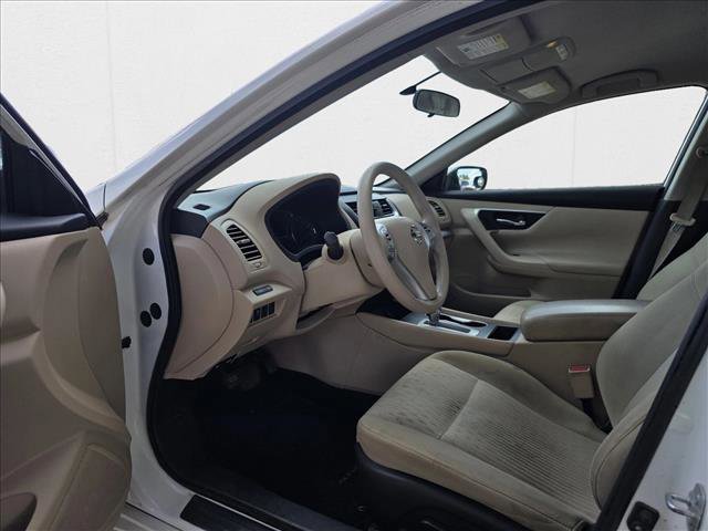 Used 2016 Nissan Altima 2.5 S w/ Power Driver Seat Package image 12
