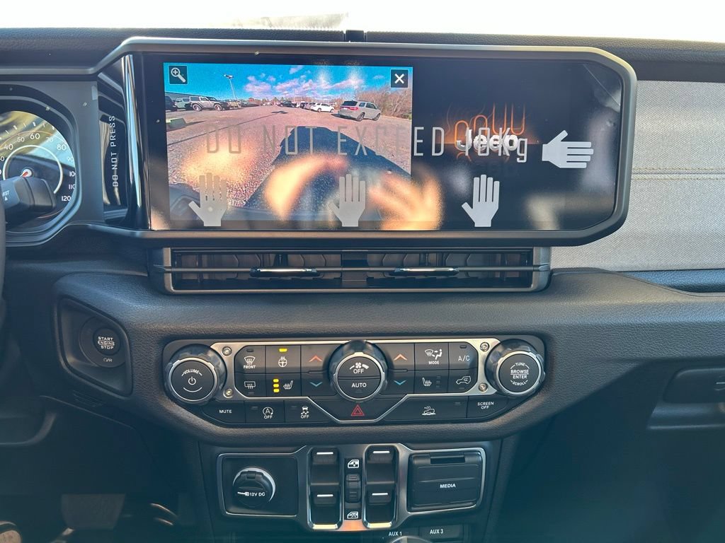 New 2026 Jeep Gladiator Sport AWD/4WD image 9