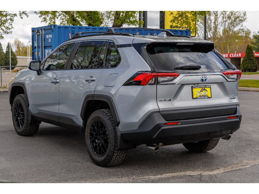 Used 2024 Toyota RAV4 LE AWD/4WD image 5