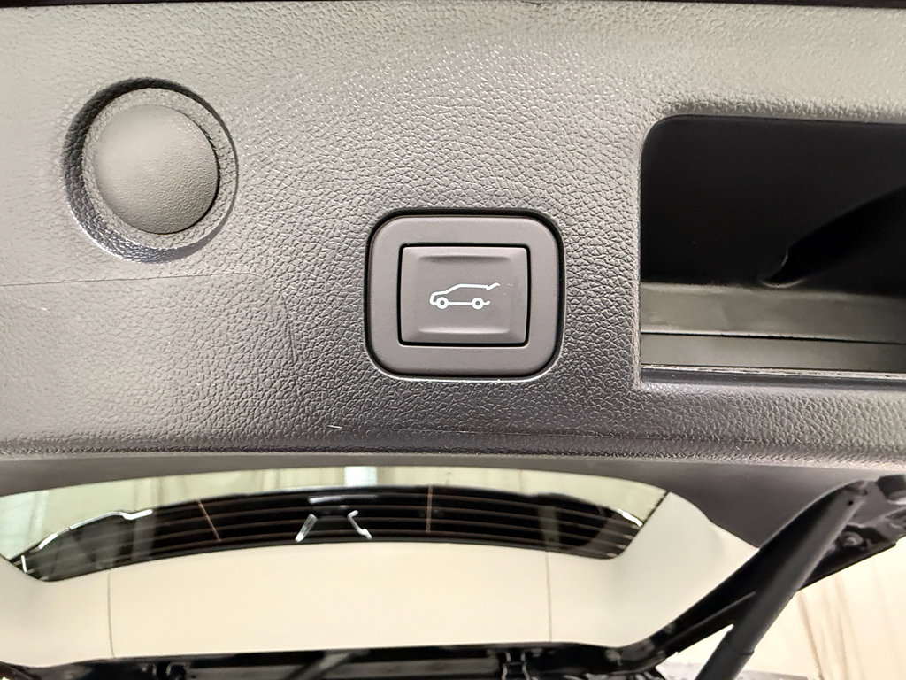 New 2026 GMC Terrain Denali w/ LPO, Black Badging Package AWD/4WD image 14