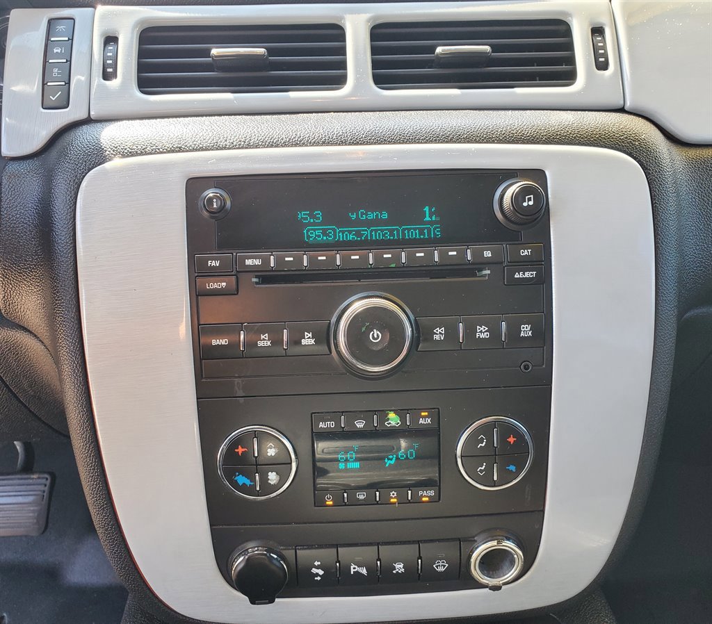 Used 2008 Chevrolet Tahoe LTZ w/ LTZ Preferred Equipment Group image 15