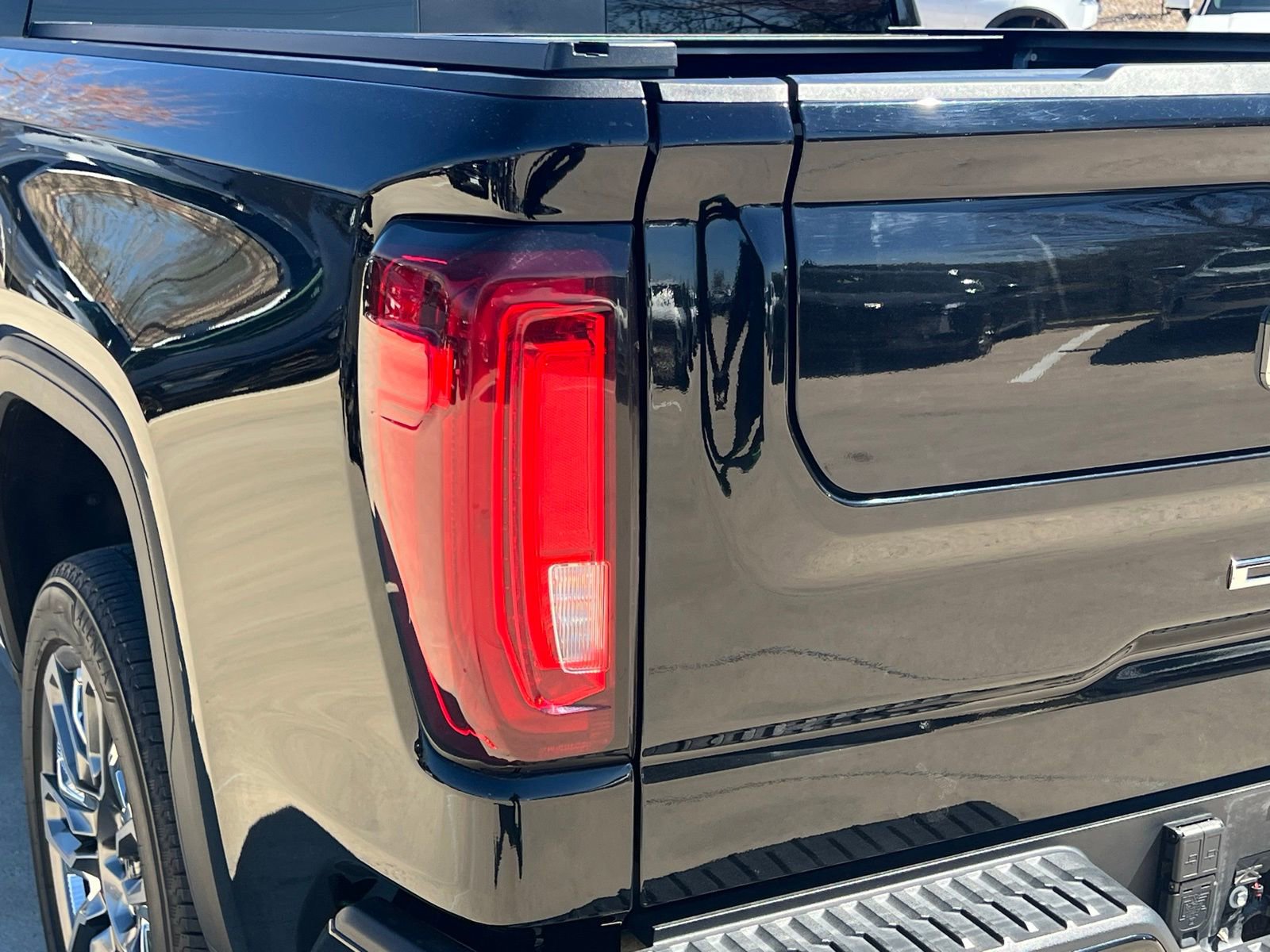 Used 2023 GMC Sierra 1500 Denali Ultimate image 12