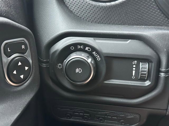 Used 2024 Jeep Wrangler Unlimited Rubicon image 18