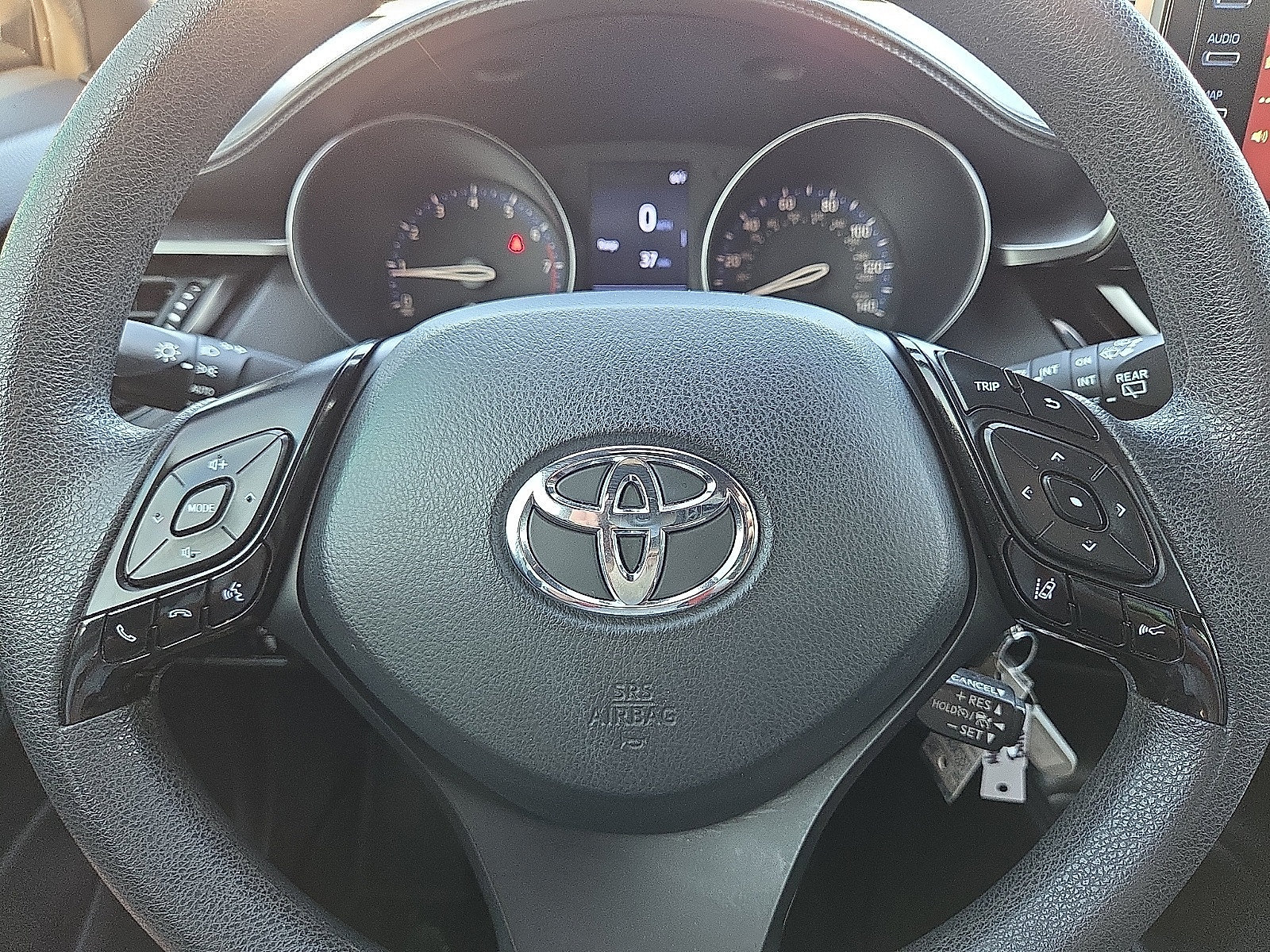 Used 2019 Toyota C-HR LE FWD image 24