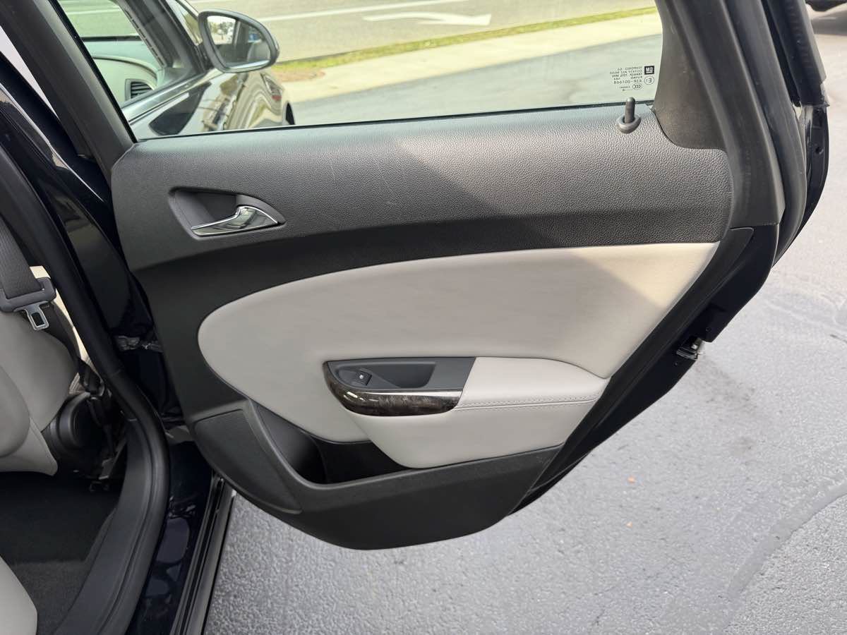 Used 2014 Buick Verano FWD image 16