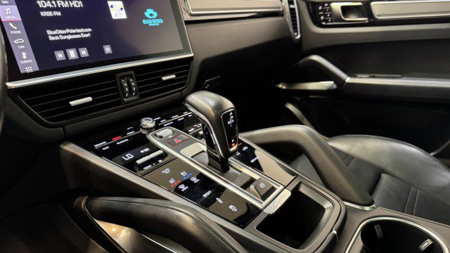 Used 2021 Porsche Cayenne Turbo image 17
