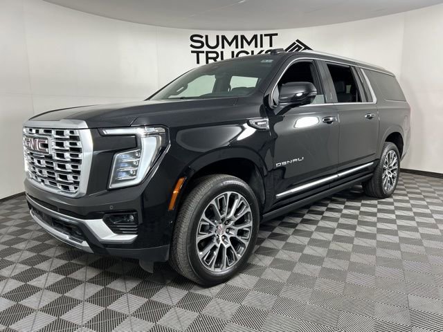 Used 2025 GMC Yukon XL Denali w/ Denali Reserve Package image 2