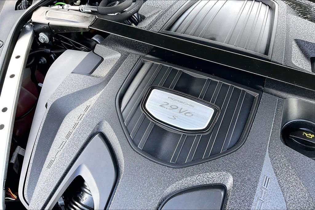 Used 2021 Porsche Panamera 4S image 31