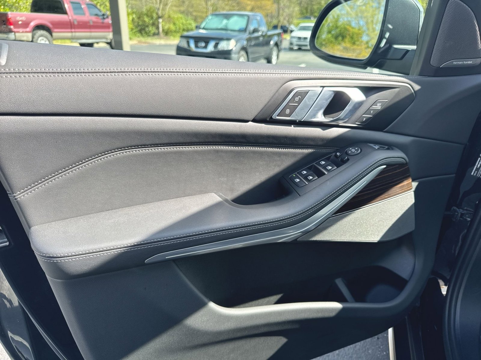 Certified 2025 BMW X5 xDrive40i w/ Premium Package image 9