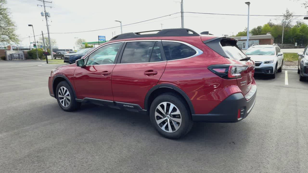 Certified 2022 Subaru Outback Premium AWD/4WD image 6