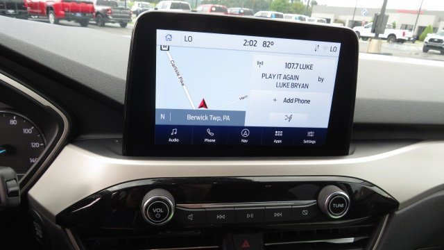 Certified 2022 Ford Escape SE w/ SE Sport Appearance Package image 10