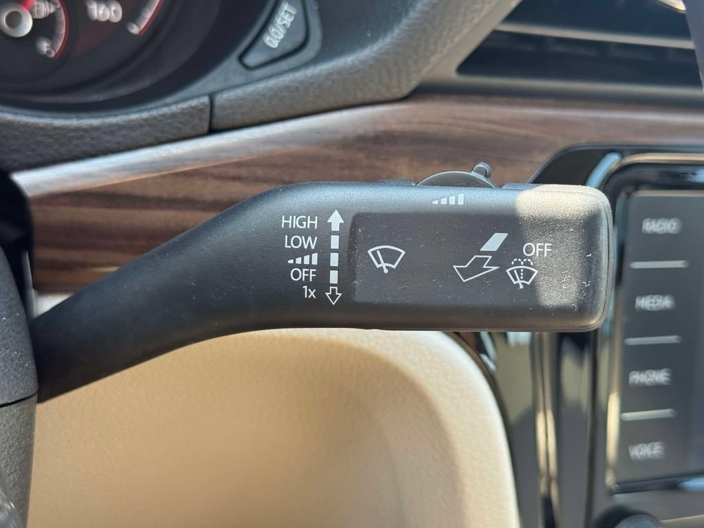 Used 2020 Volkswagen Passat 2.0T SEL FWD image 24