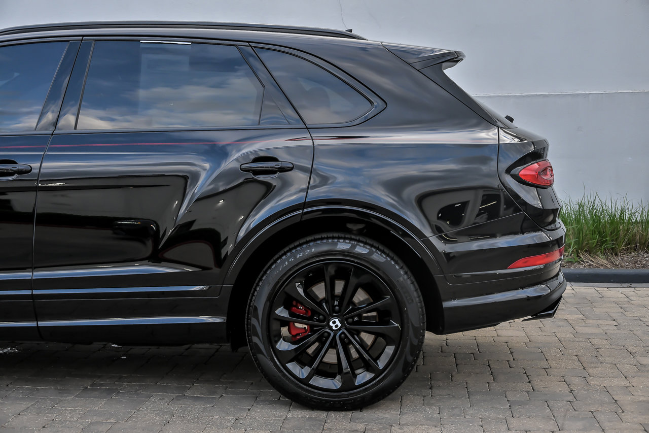 Used 2022 Bentley Bentayga AWD/4WD image 13
