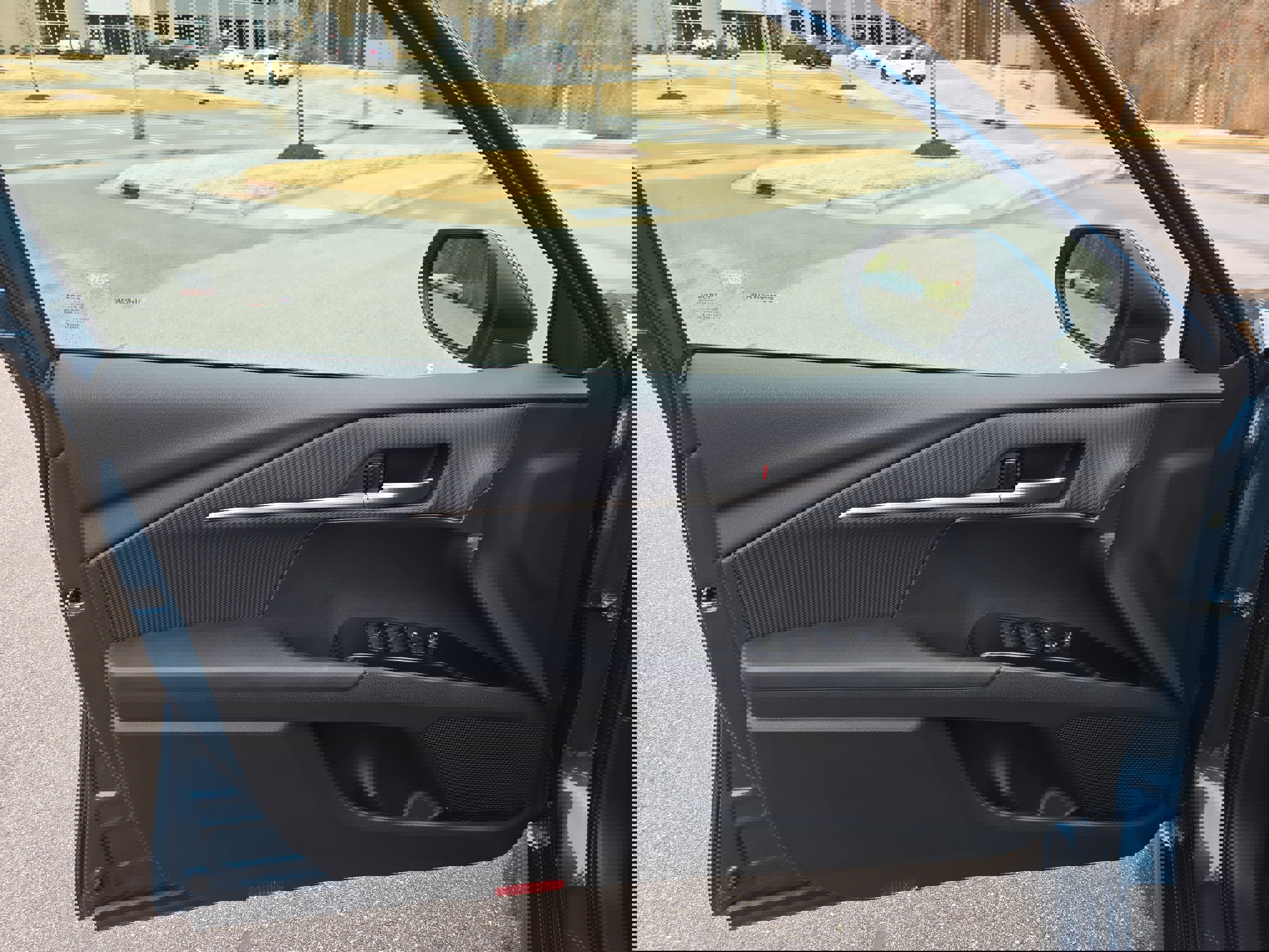 Used 2025 Toyota Camry SE image 29