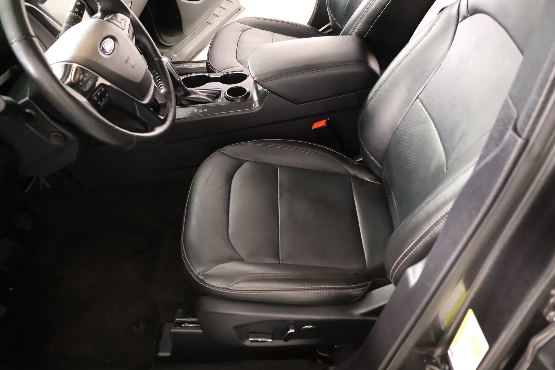 Used 2018 Ford Explorer Limited FWD image 12