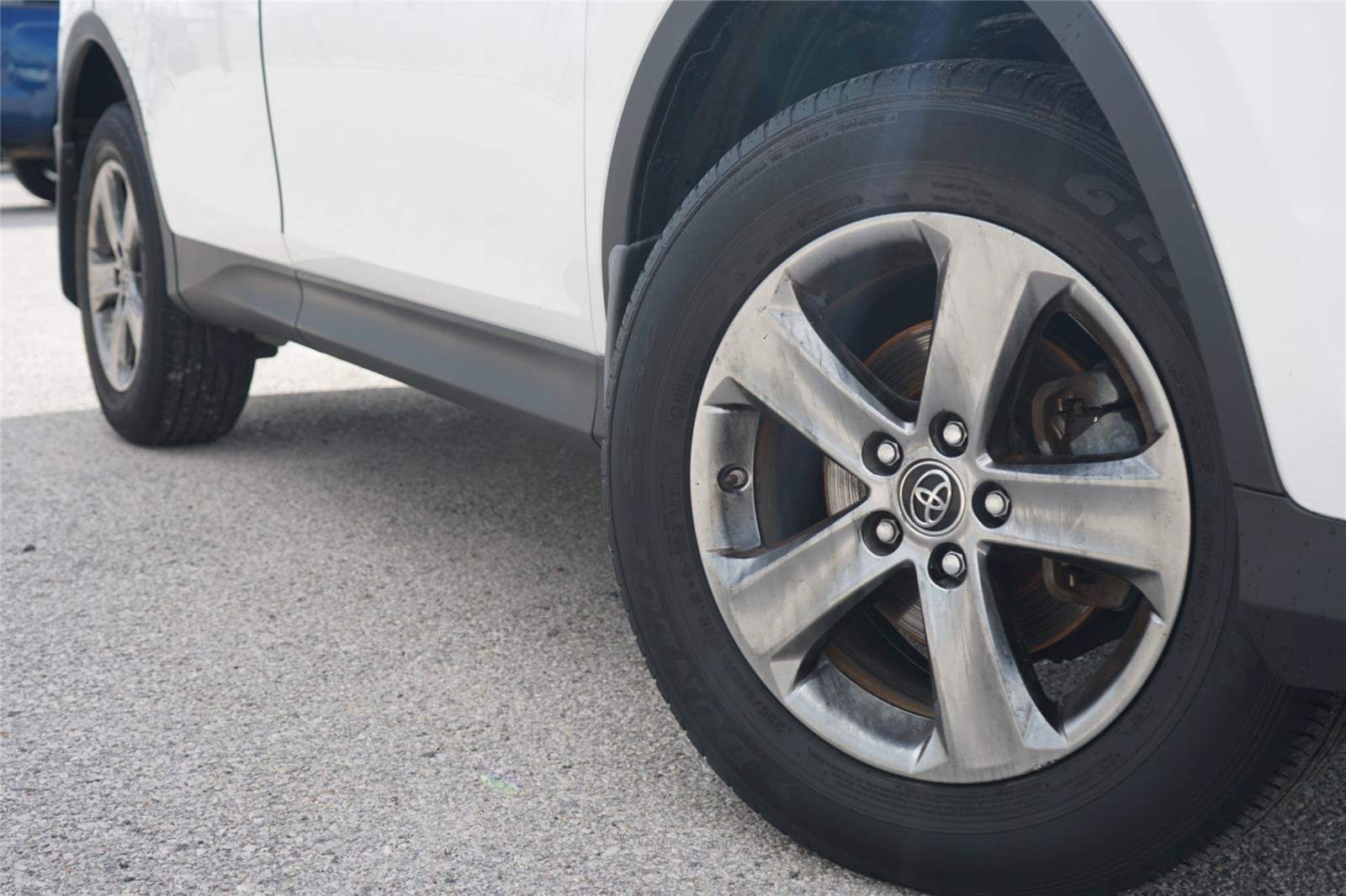 Used 2015 Toyota RAV4 XLE FWD image 2