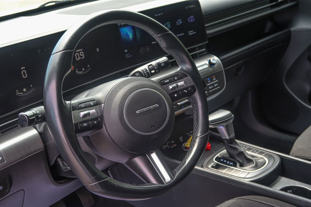 Used 2024 Hyundai Kona SEL FWD image 25