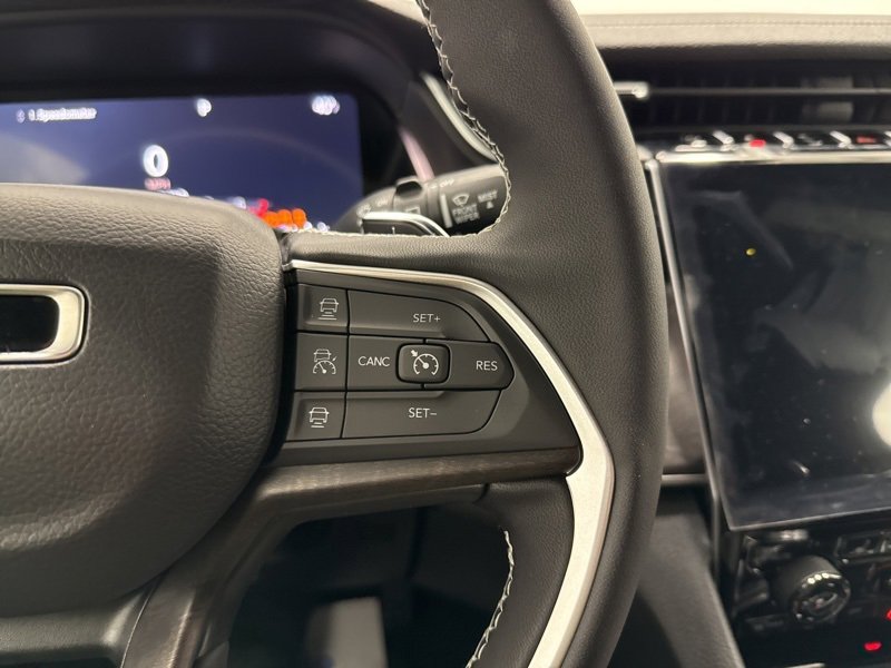 New 2025 Jeep Grand Cherokee Limited w/ Black Appearance Package image 28