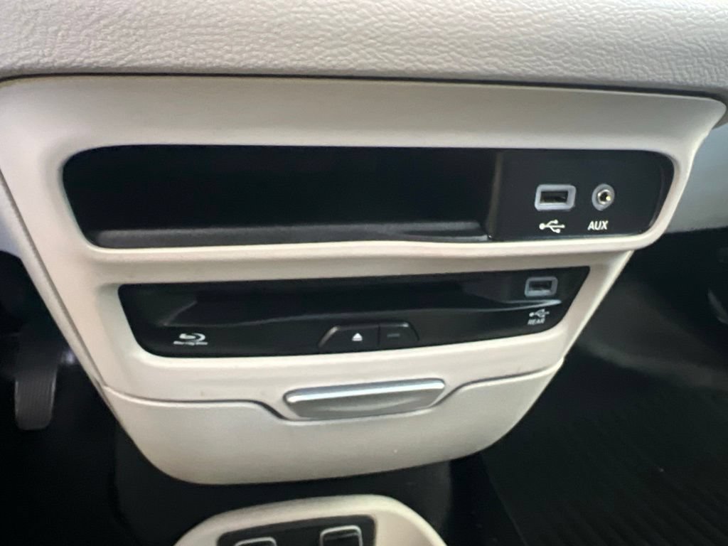 Used 2017 Chrysler Pacifica Touring-L Plus w/ Advanced Safetytec Group FWD image 53