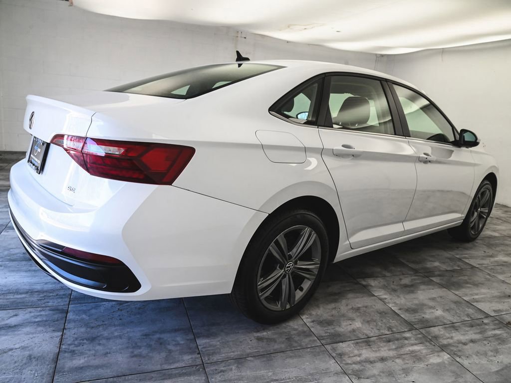 Used 2022 Volkswagen Jetta SE FWD image 6