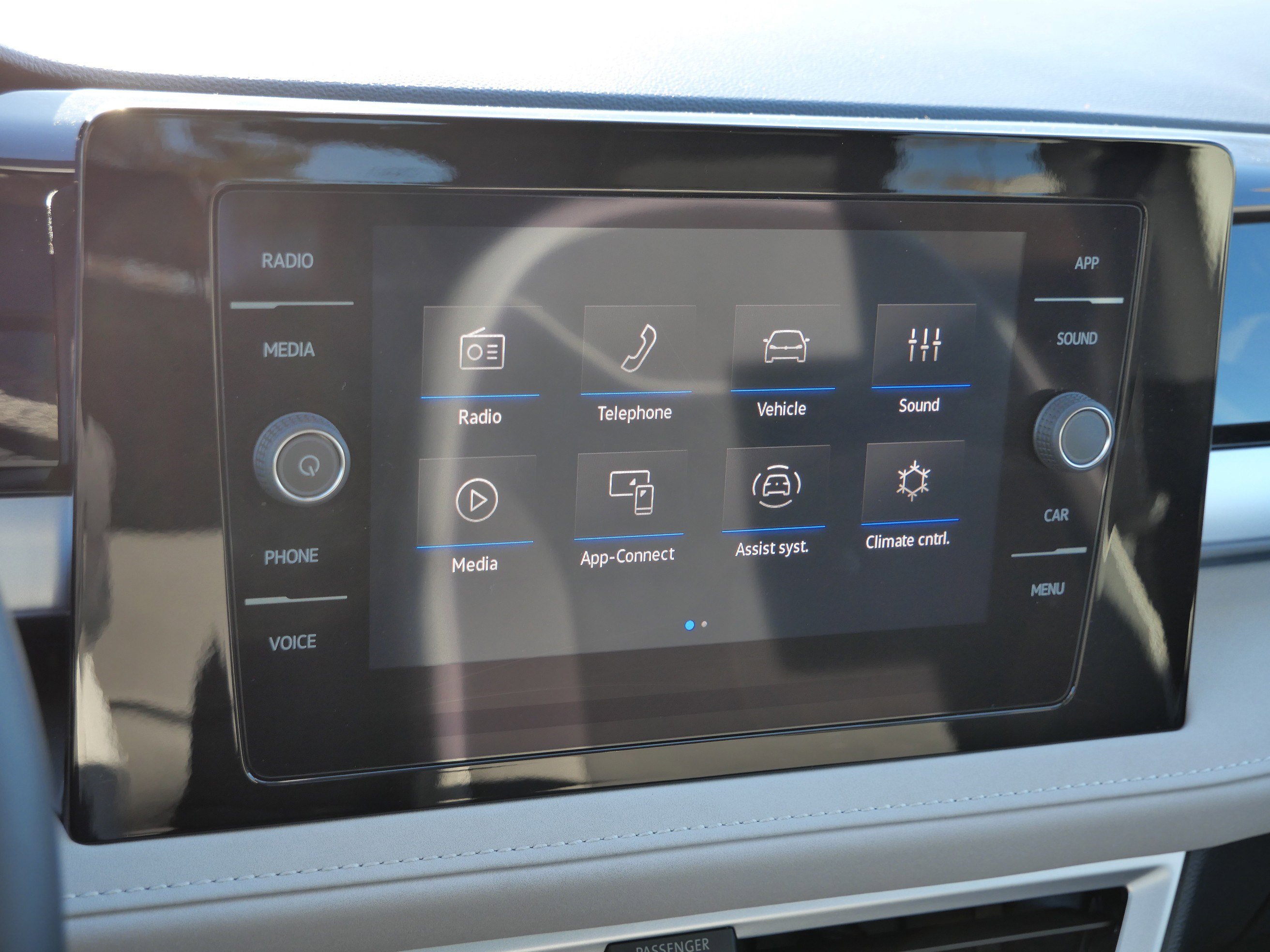 Certified 2025 Volkswagen Taos SE image 23