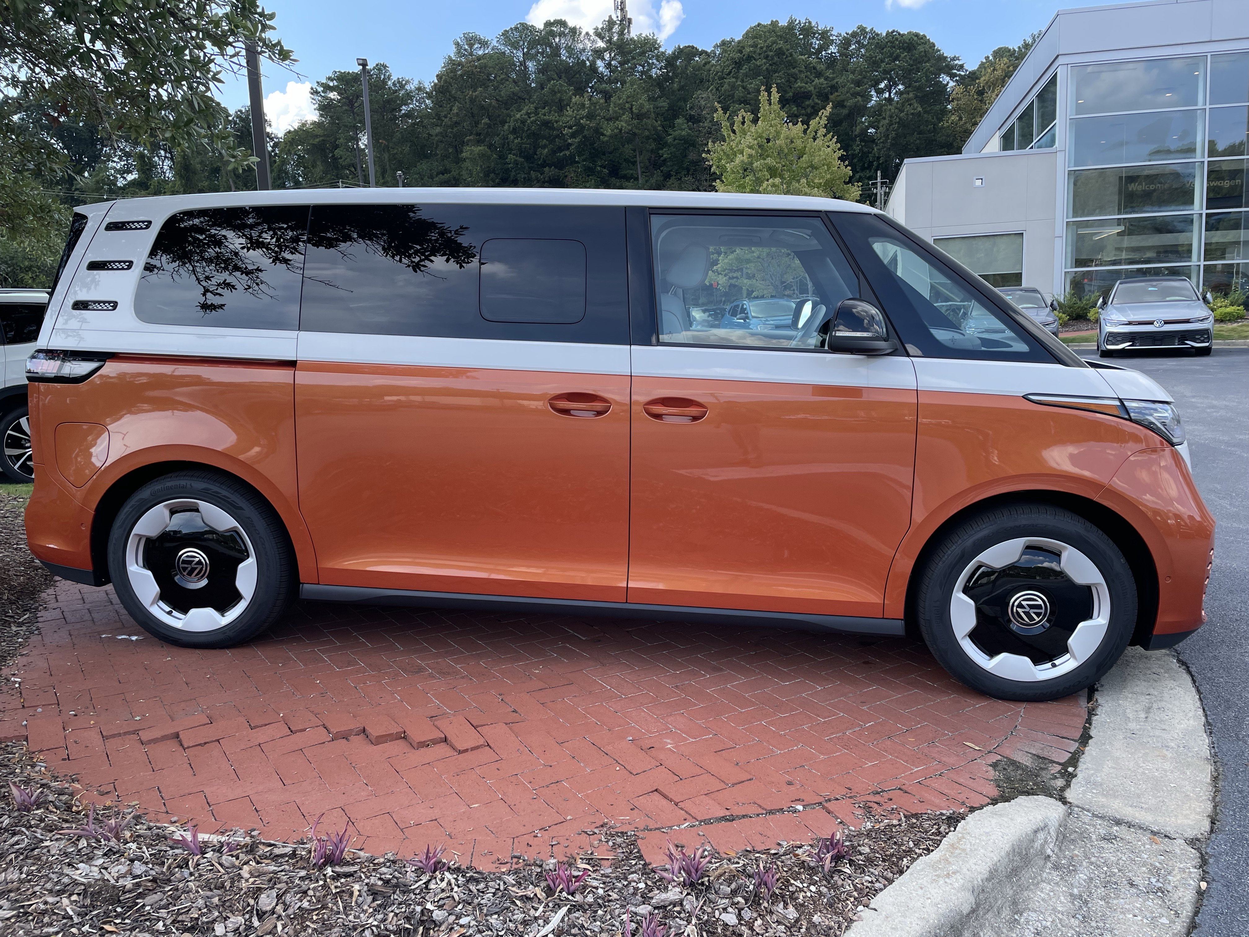 New 2025 Volkswagen ID. Buzz Pro S Plus image 4