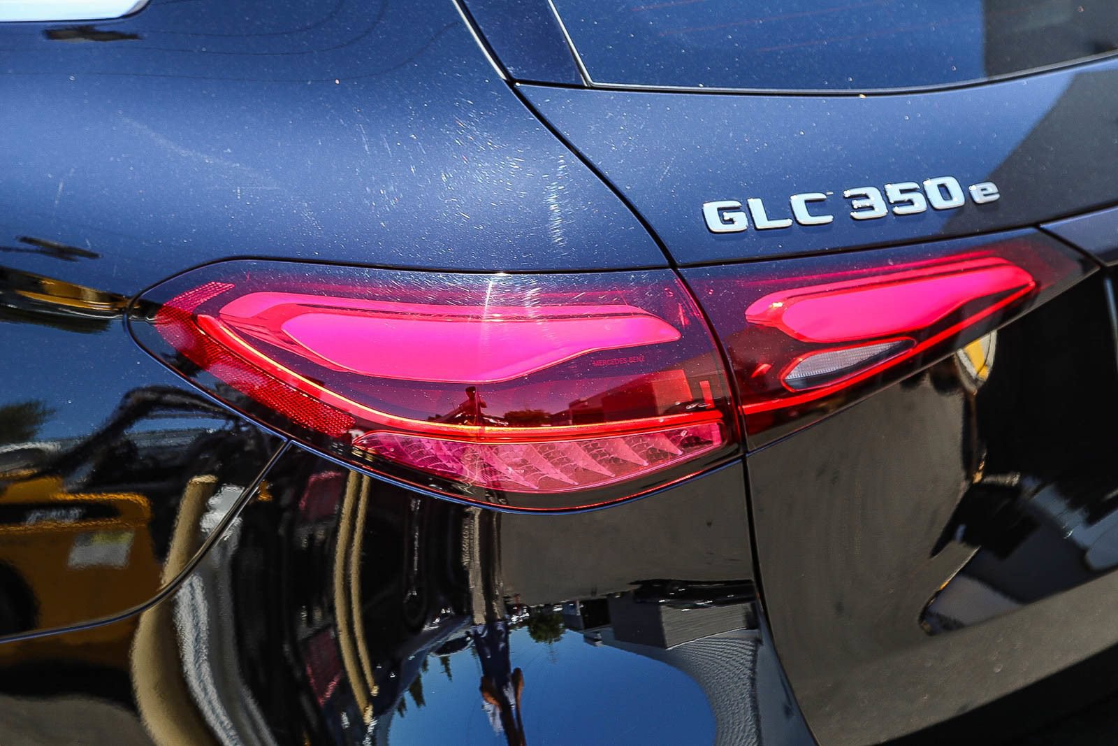 Used 2025 Mercedes-Benz GLC 350e 4MATIC image 8