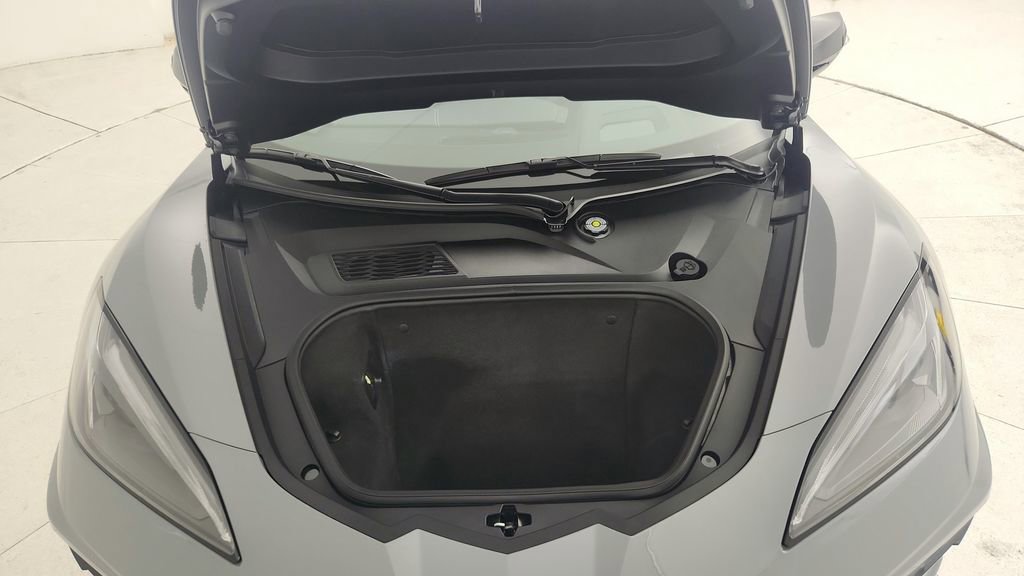 Used 2025 Chevrolet Corvette Stingray Preferred Cpe w/ Stealth Interior Trim Package image 31