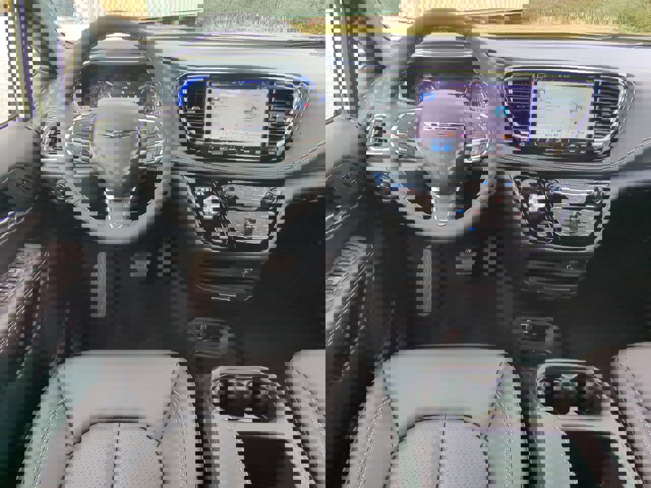 New 2026 Chrysler Pacifica Select image 14