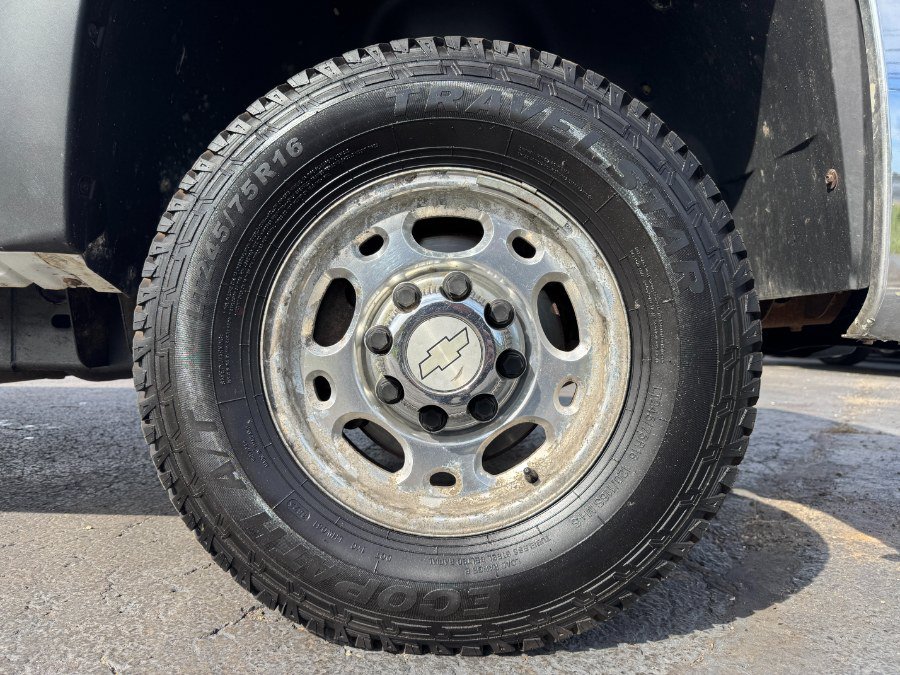 Used 2008 Chevrolet Silverado 2500 W/T w/ Snow Plow Prep Package AWD/4WD image 13