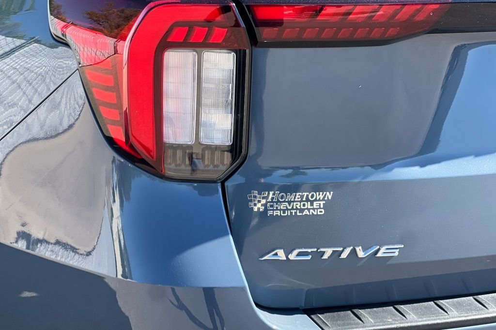 Used 2025 Ford Explorer Active AWD/4WD image 25