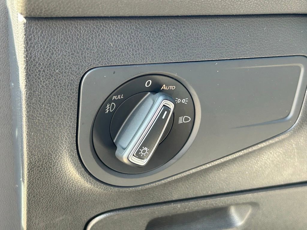 Used 2019 Volkswagen Tiguan SEL R-Line image 22