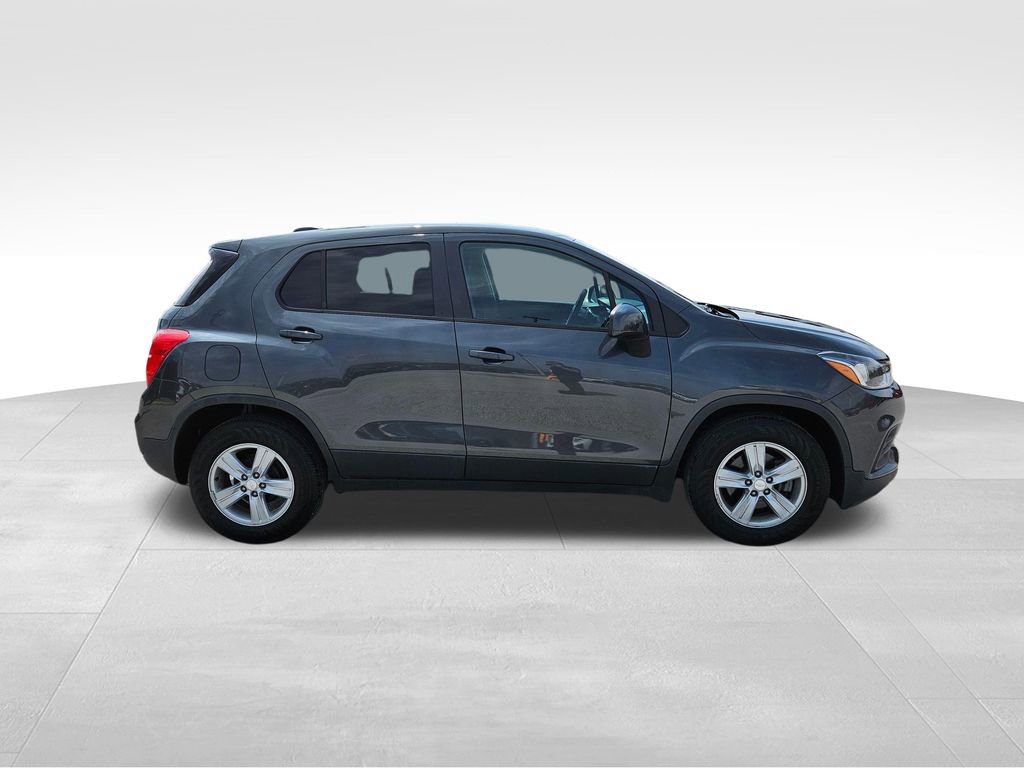 Used 2020 Chevrolet Trax LS w/ Tint and Cruise Package FWD image 5