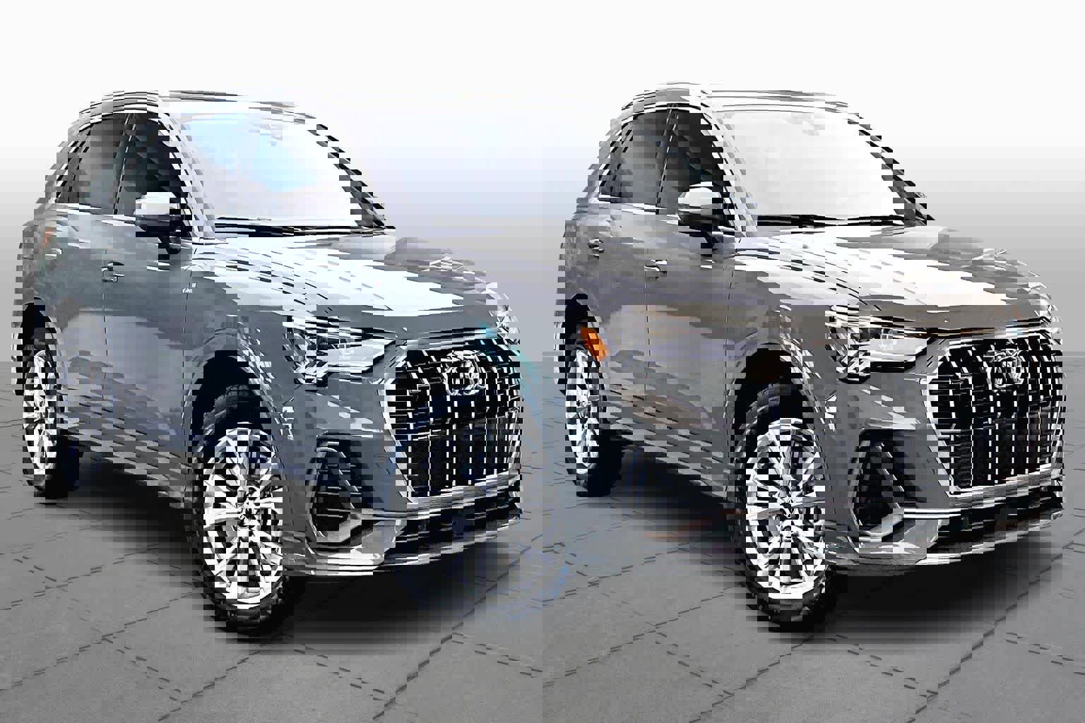 Used 2023 Audi Q3 2.0T Premium w/ Convenience Package image 2