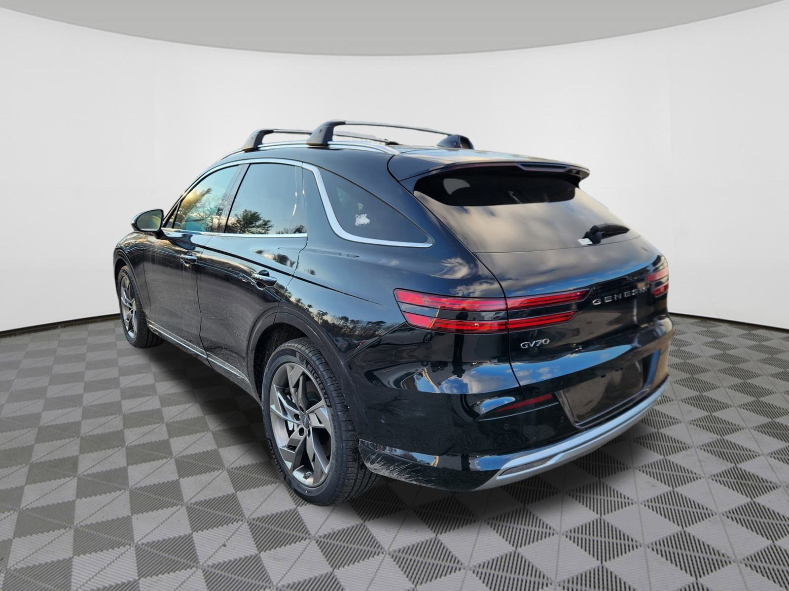 Used 2025 Genesis Electrified GV70 Advanced w/ Prestige Package image 3