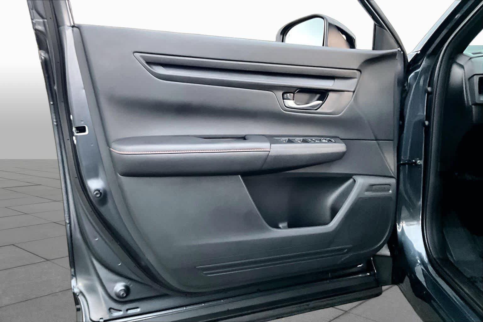 Used 2025 Honda CR-V Sport image 21