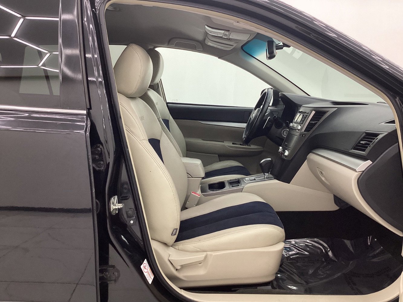 Used 2013 Subaru Outback 2.5i Premium w/ All-Weather Pkg image 15