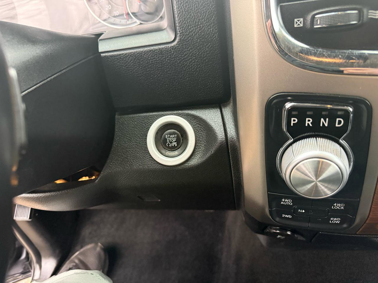 Used 2013 RAM 1500 Laramie w/ Convenience Group image 31