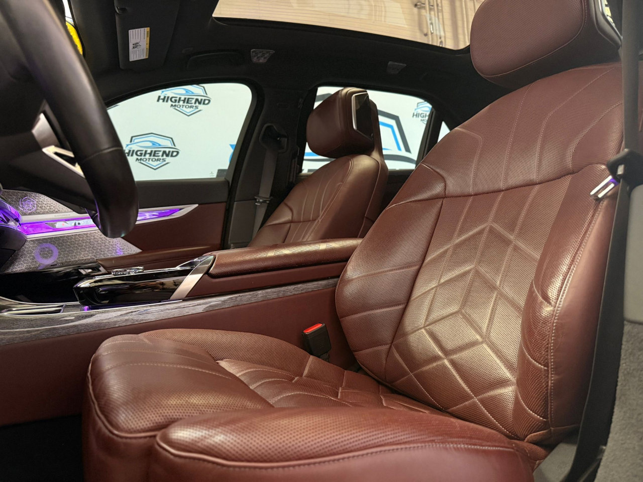 Used 2023 BMW 760i xDrive w/ Executive Package image 19